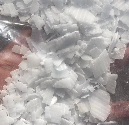 White Flakes Caustic Soda, High Purity 99% Sodium Hydroxide Pearls NaOH